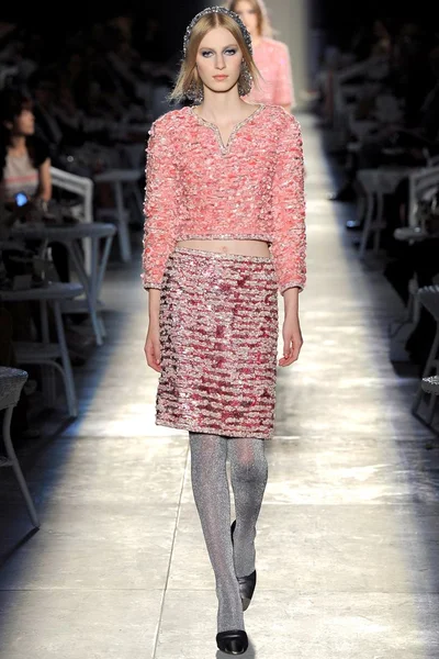 Look 17